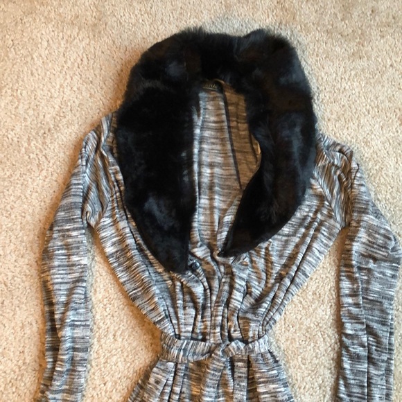 New faux Fur Cardigan in grey and black sweater jacket size large - Picture 3 of 6